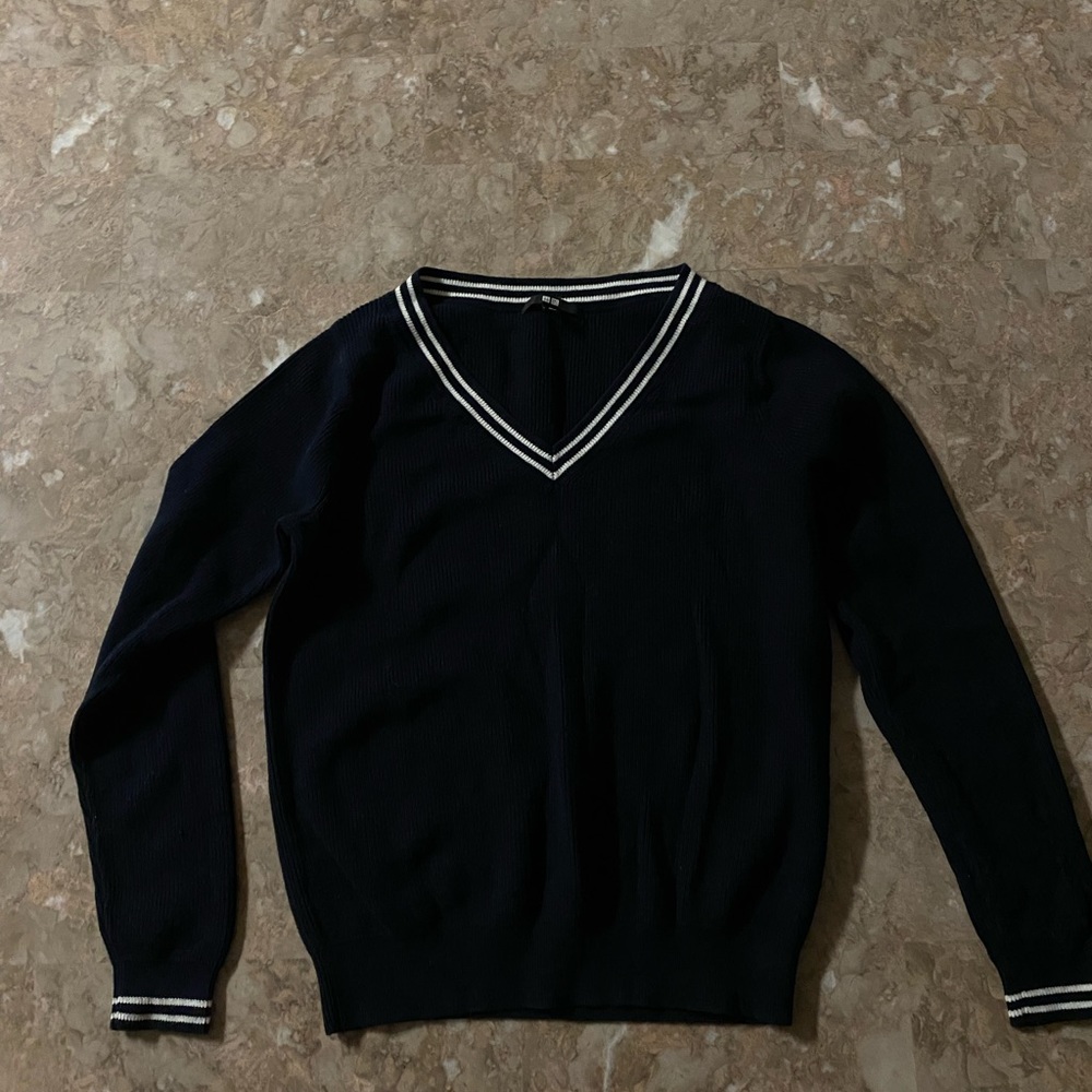 Uniqlo size M cardigan sweater